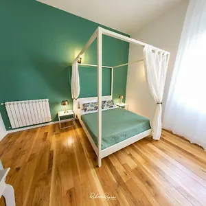 via-roma-315-bed-and-breakfast.sicilyhotelsitaly.net/